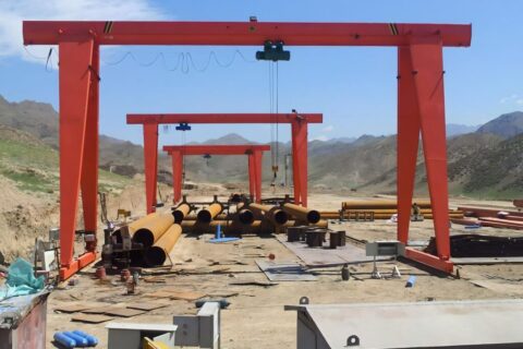 MH型20吨单梁龙门吊技术参数20吨厢型式电动葫芦龙门吊参数表
